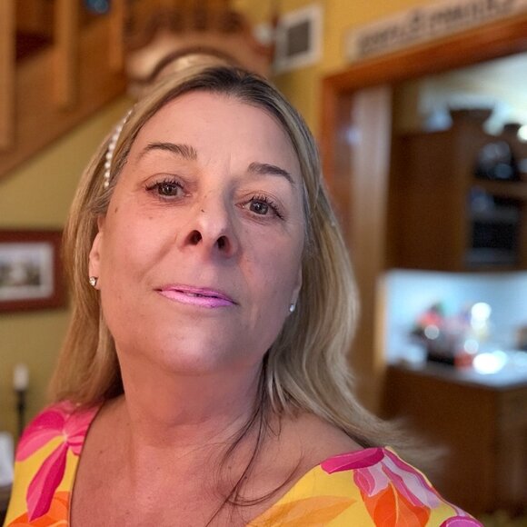 Meet your Posher, Maria - Picture 1 of 5